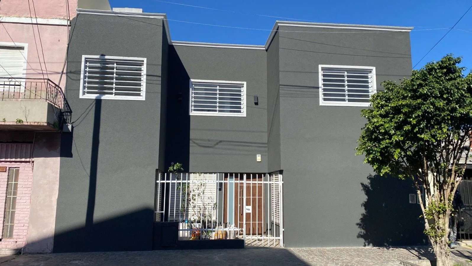 Venta : Tu Próxima Casa Te Espera – 5 Dormitorios, Quincho y Playroom Impecable