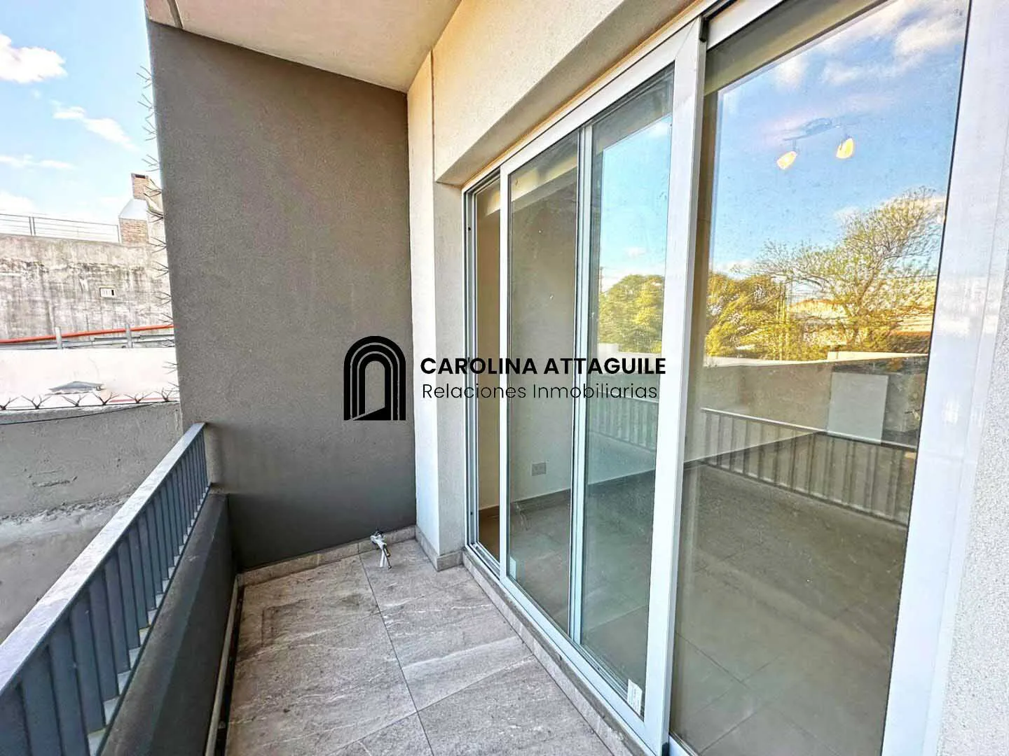 Monoambiente en Venta en Padua con cochera, balcón y terraza foto 2