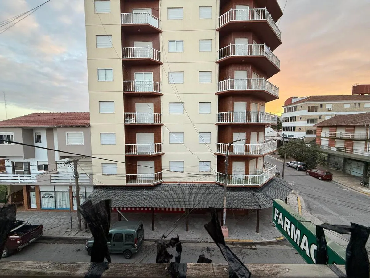 VENTA MONOAMBIENTE CON BALCON MAR DE AJO foto 2