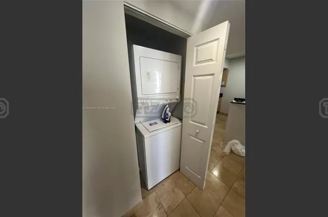 18683 Collins Ave 18600 foto 5