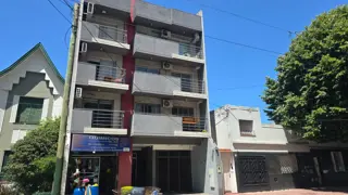 COCHERA EN PLENO CENTRO DE BANFIELD foto 1