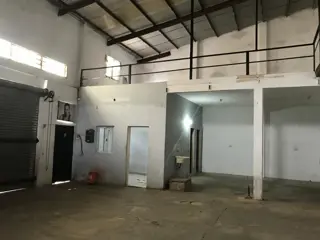 ALQUILER - GALPON 280 M2 - ZONA INDUSTRIAL foto 2