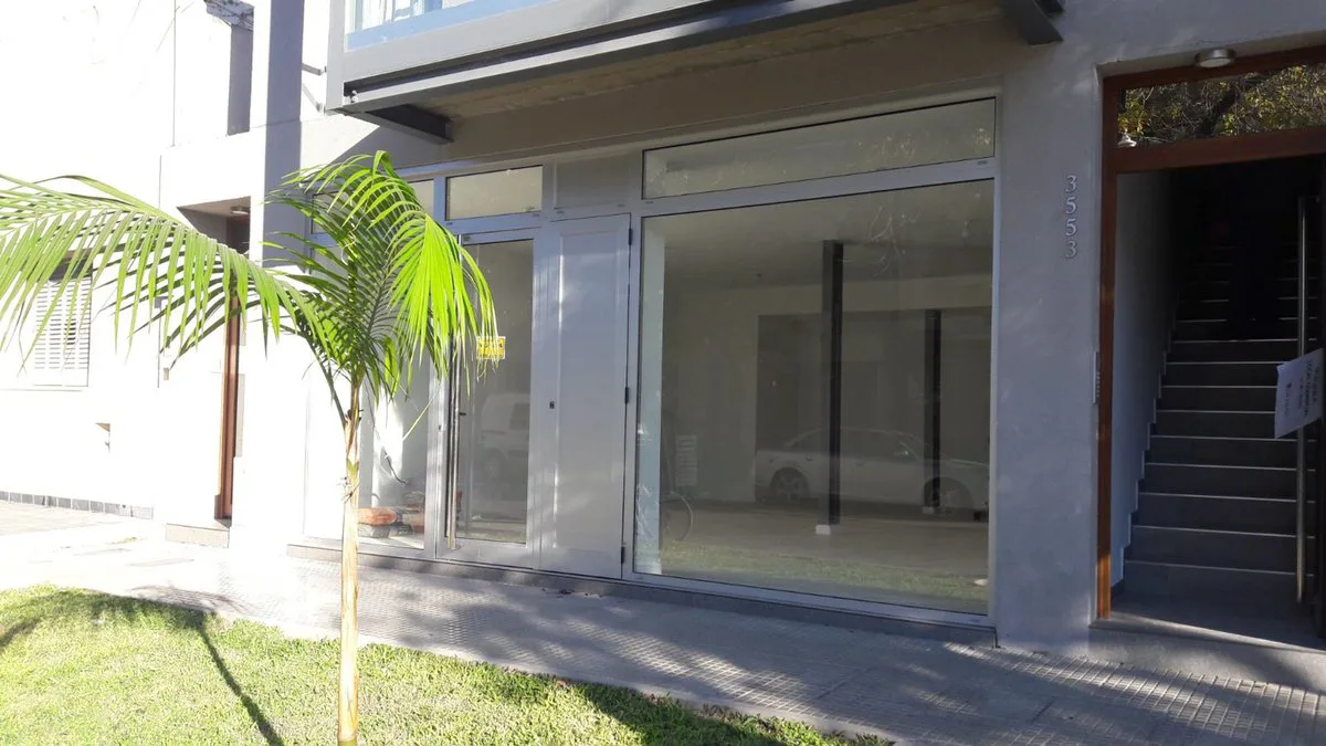 Local comercial a metros de avenida freyre foto 2