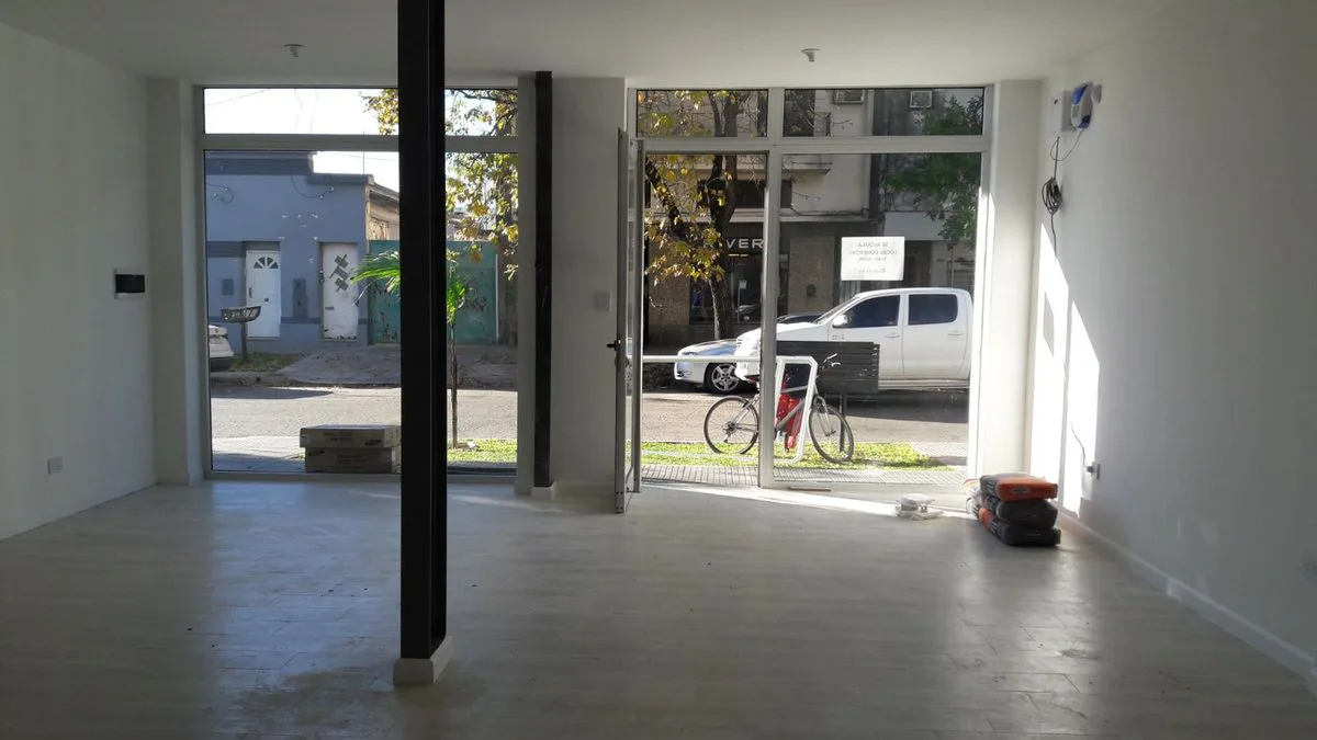 Local comercial a metros de avenida freyre foto 4