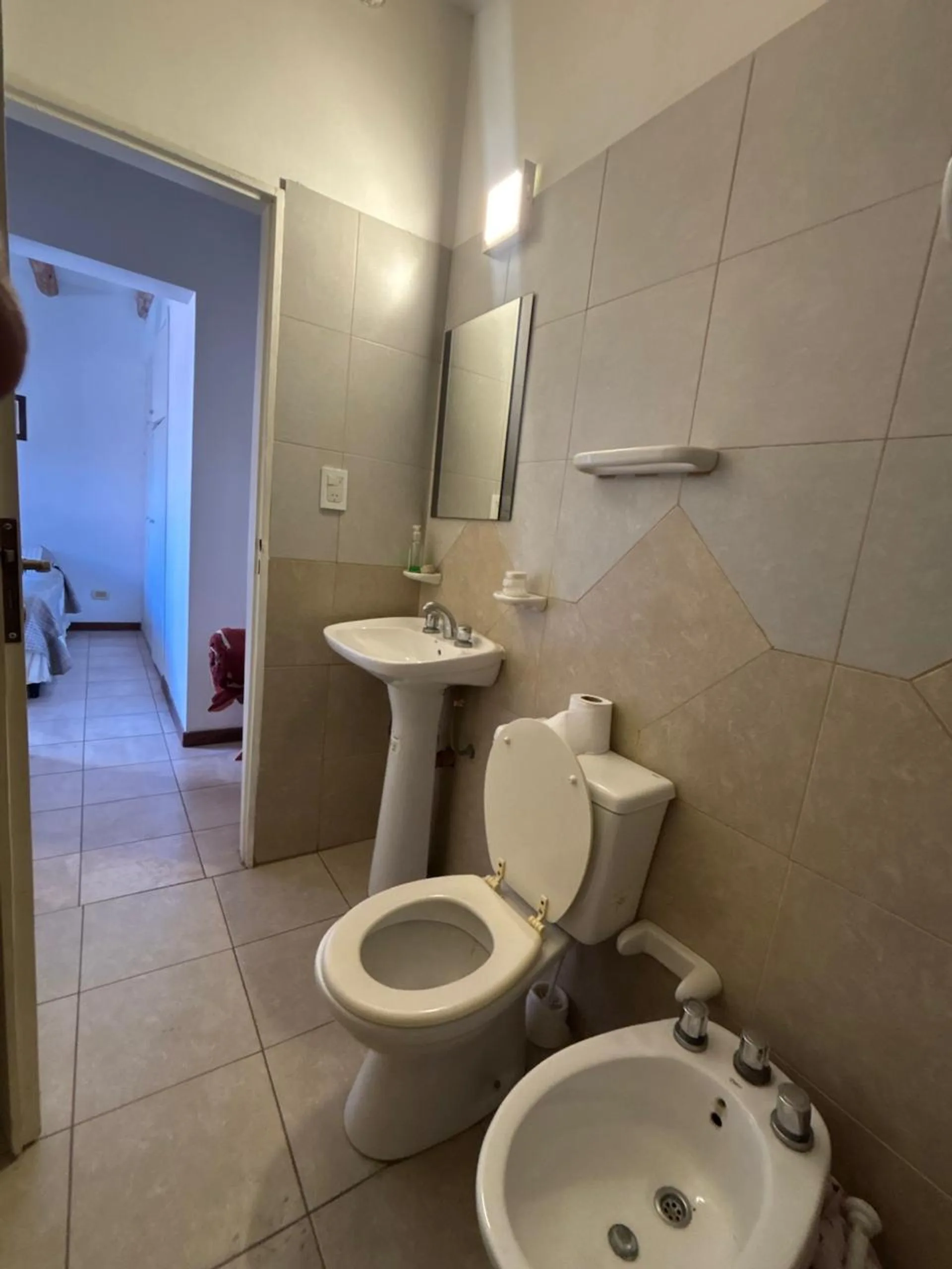 VENTA COMPLEJO DEPARTAMENTOS GODOY CRUZ BOMBAL SUR foto 5