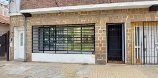 Venta de Excelente local Comercial - Zona Haedo foto 1