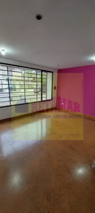 Venta de Excelente local Comercial - Zona Haedo foto 3