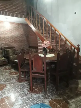 CHALET DE 6 AMBIENTES, DESARROLLADA EN 2 PLANTAS, A 2 CUADRAS DEL MAR. foto 3