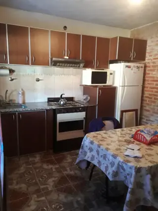 CHALET DE 6 AMBIENTES, DESARROLLADA EN 2 PLANTAS, A 2 CUADRAS DEL MAR. foto 5