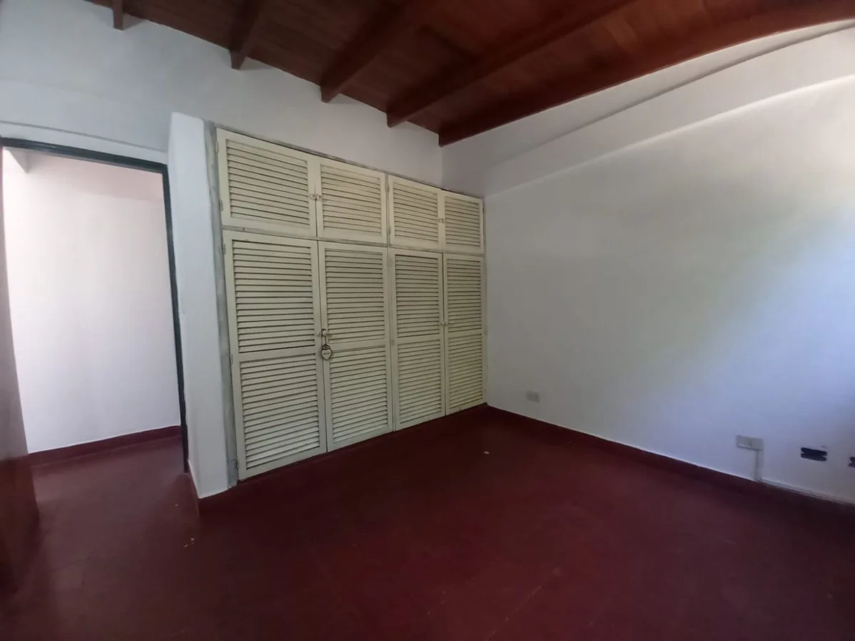 Departamento 3 dormitorios en venta Tolosa patio foto 5