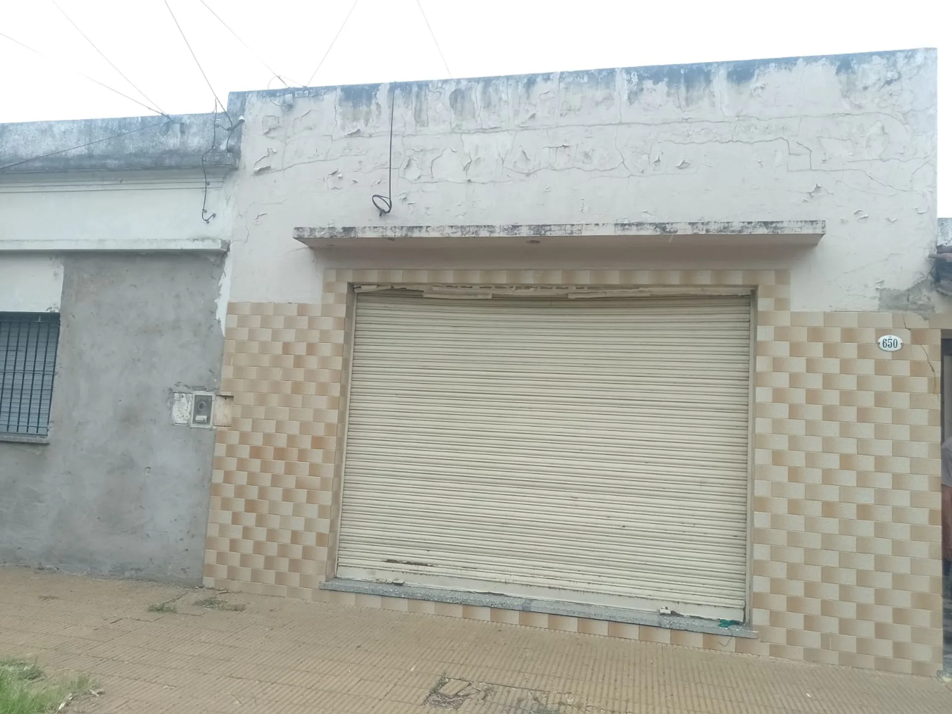 APTA CREDITO!VENTA DE CASA 3 AMBIENTES CON LOCAL.. foto 2