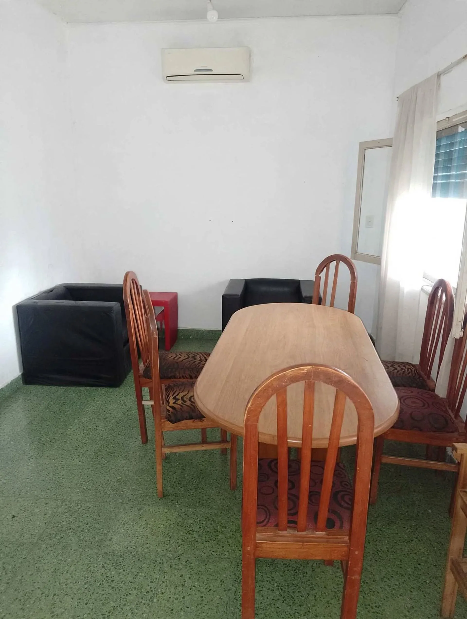 APTA CREDITO!VENTA DE CASA 3 AMBIENTES CON LOCAL.. foto 3