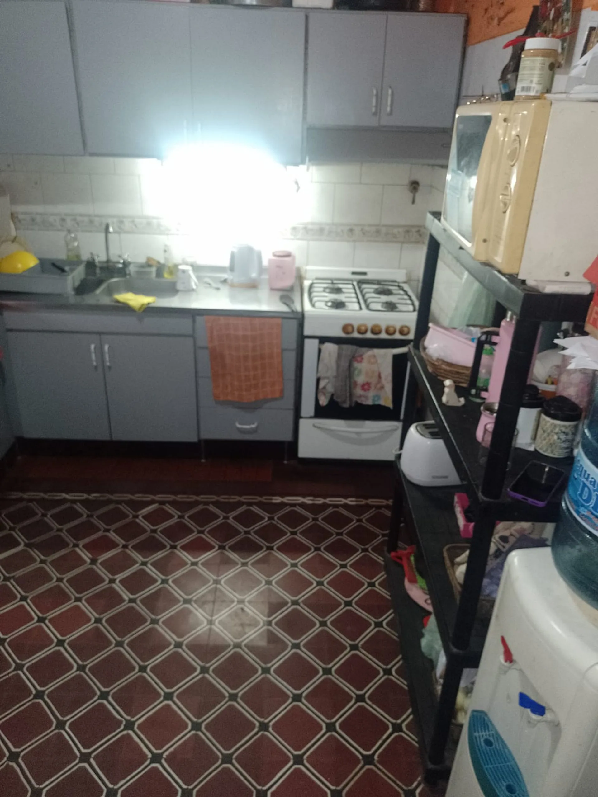 APTA CREDITO!VENTA DE CASA 3 AMBIENTES CON LOCAL.. foto 4