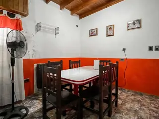 CASA 2 DORMITORIOS EN VENTA BERISSO + PATIO foto 3