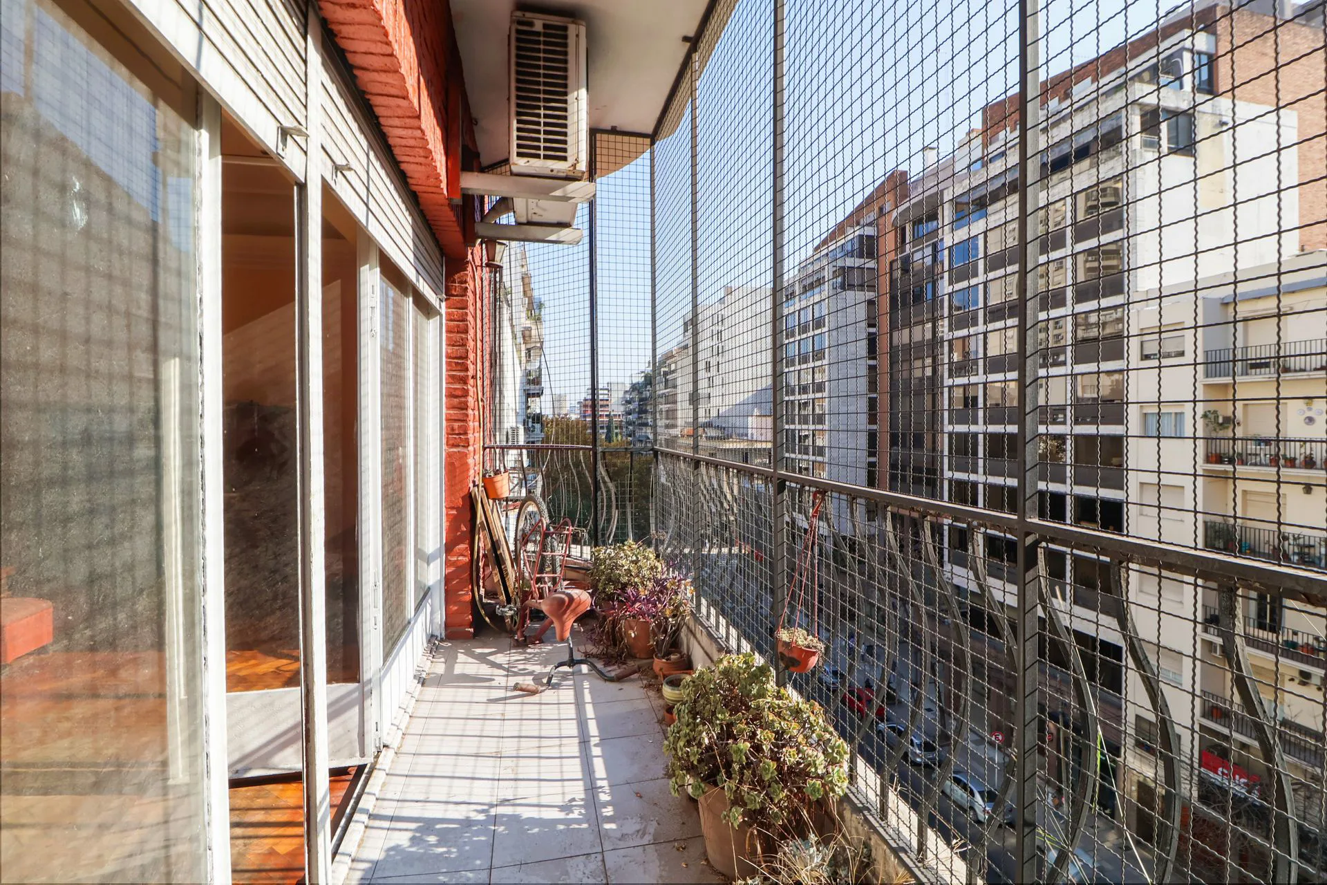 VENTA SEMIPISO 4 AMBIENTES Y DEPENDENCIA BALCON foto 3