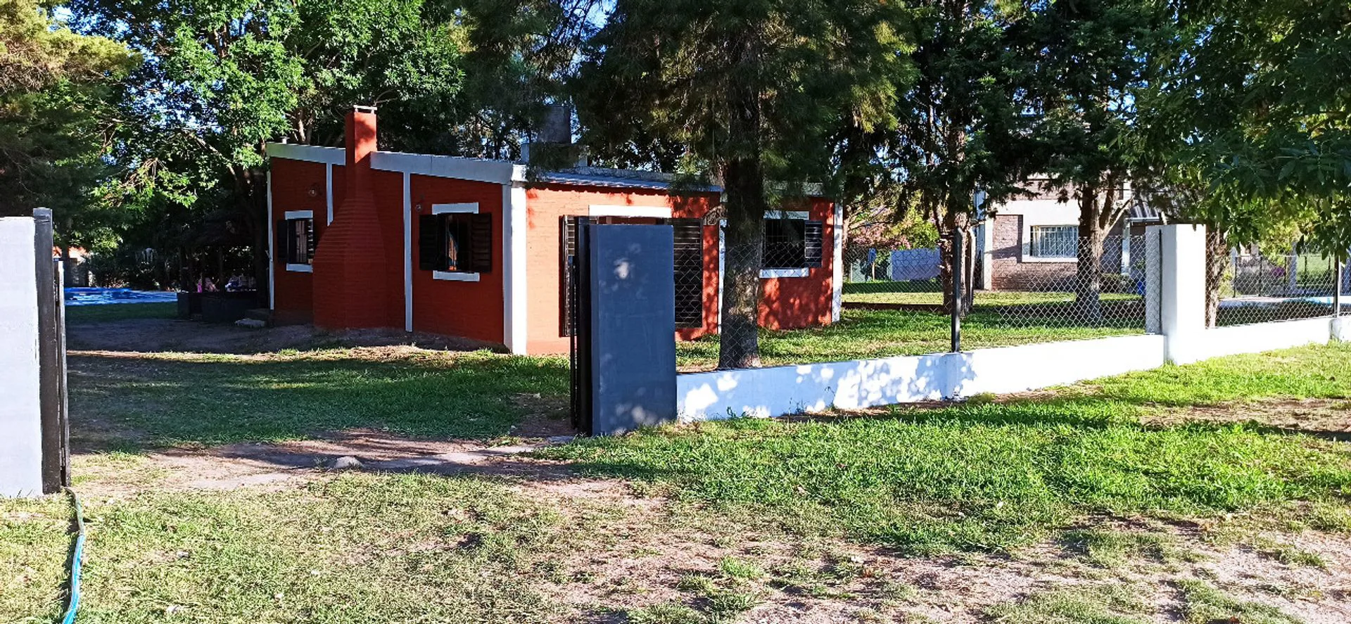Casa en Venta 2 dorm Quincho Pileta Sauce Montrull foto 2