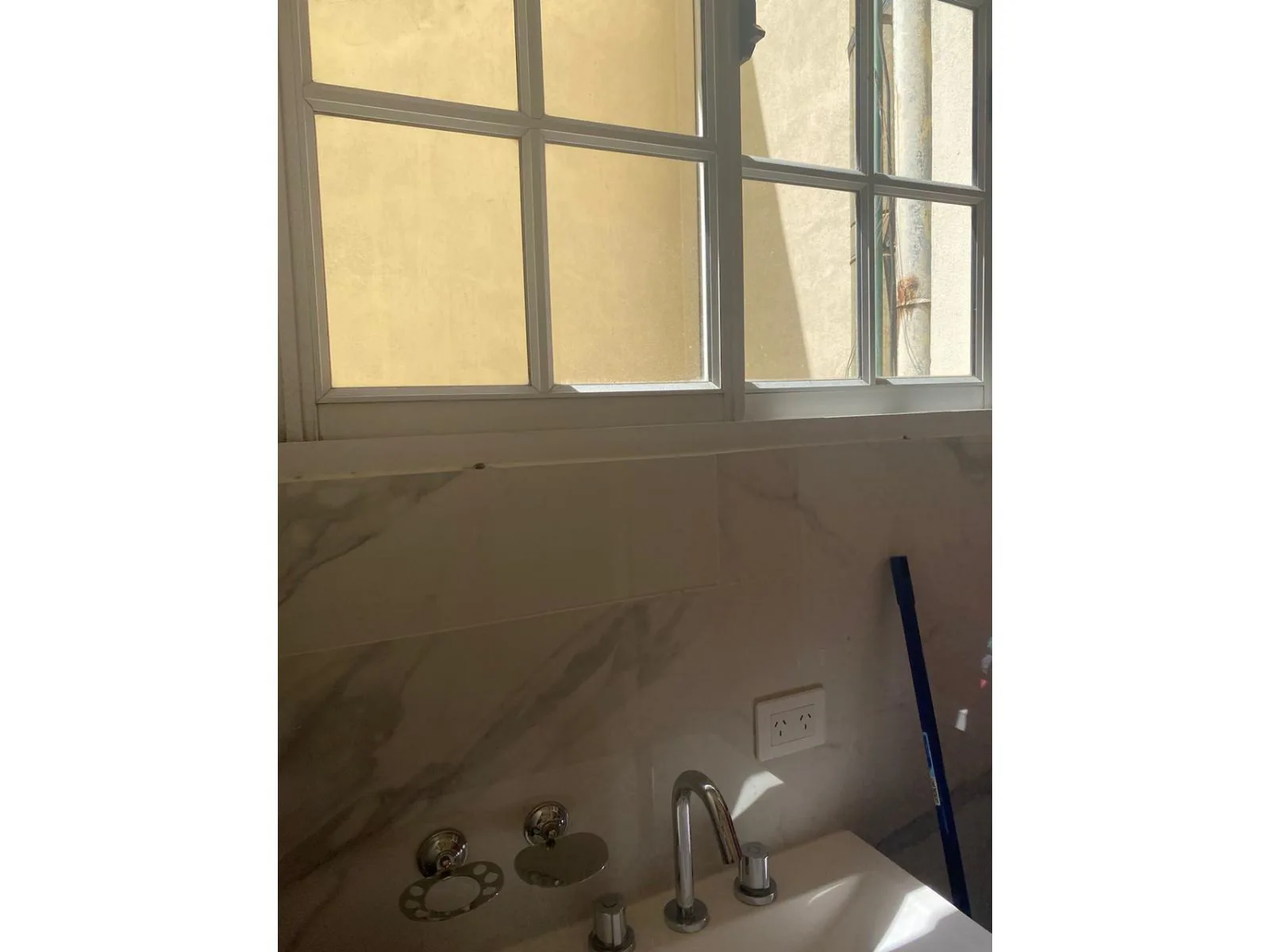 Bright Renovated 3-Bedroom Half-Floor Apartment, 2 Bathrooms, San Nicolás – photo 7 of 16