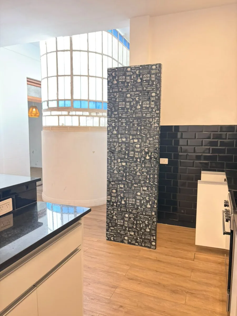 Bright Renovated 3-Bedroom Half-Floor Apartment, 2 Bathrooms, San Nicolás – photo 14 of 16