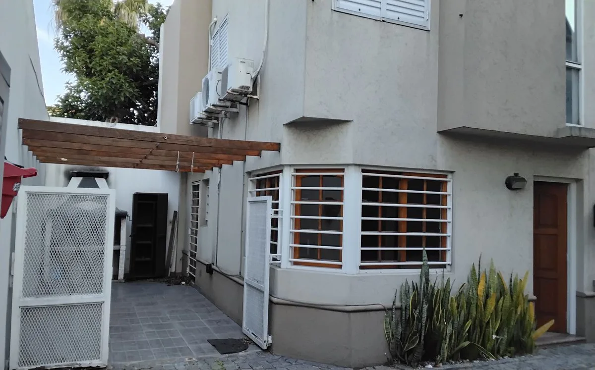 VENTA V.SARMIENTO DUPLEX 3 AMB COCHERA APTO CRED foto 2