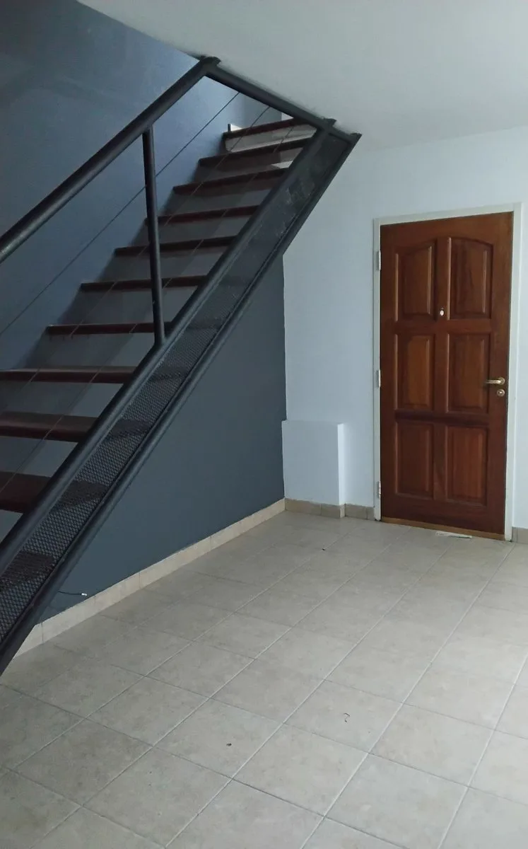 VENTA V.SARMIENTO DUPLEX 3 AMB COCHERA APTO CRED foto 4