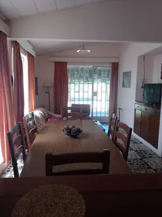 CASA PARA 5 PERSONAS CON 2 DORMITORIOS A 2 CUADRAS DEL CASINO foto 2