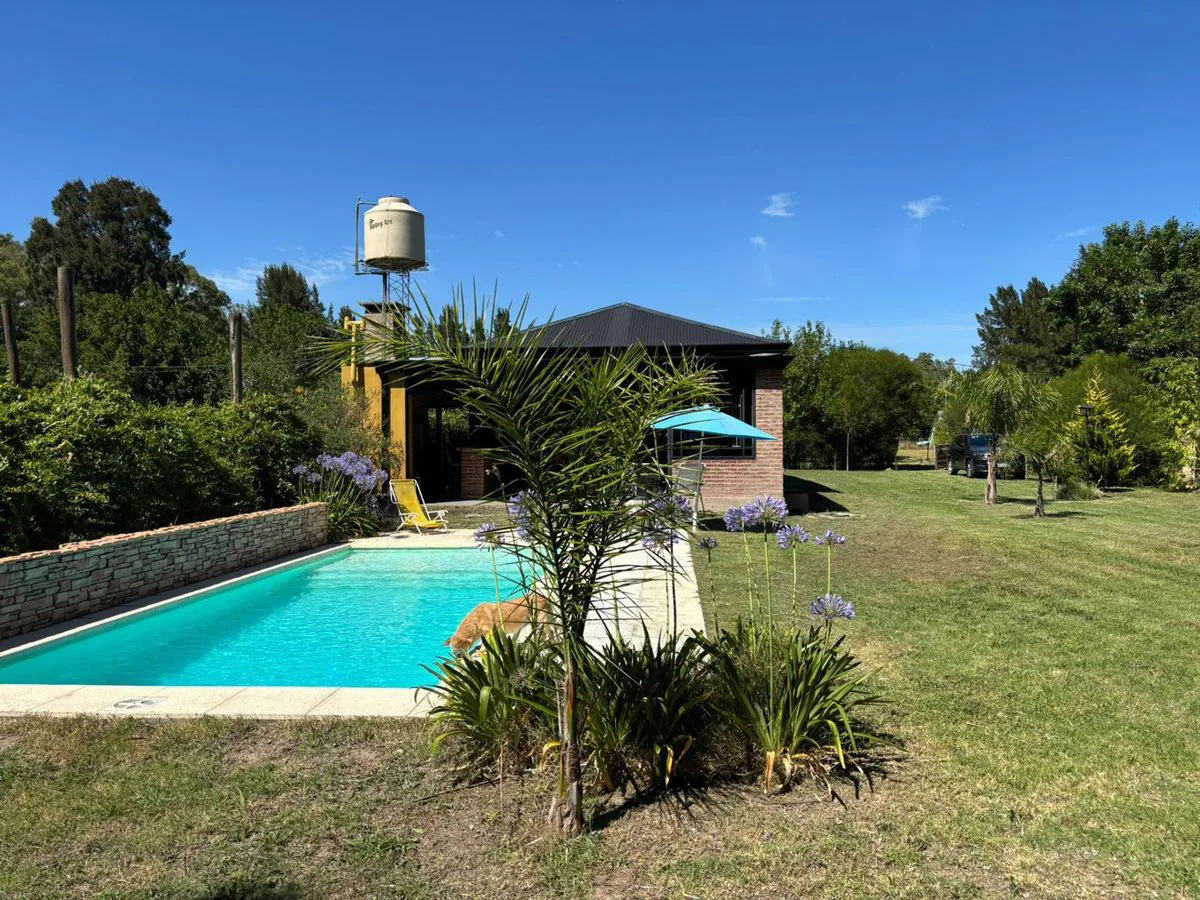CASA 3 DORMITORIOS VENTA EL RODEO PARQUE Y PILETA foto 3