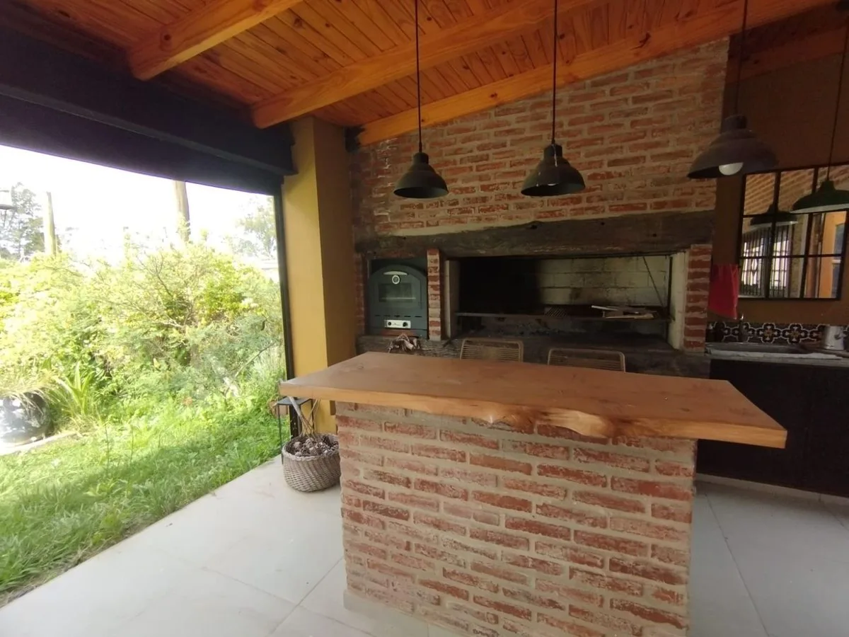 CASA 3 DORMITORIOS VENTA EL RODEO PARQUE Y PILETA foto 4
