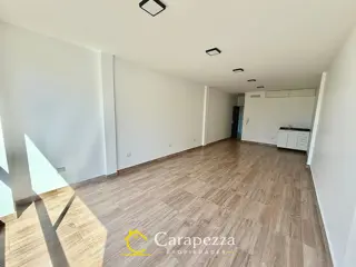 Oficina Comercial / Local En 1° Piso en Alquiler en Villa Bosch foto 4