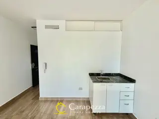 Oficina Comercial / Local En 1° Piso en Alquiler en Villa Bosch foto 5