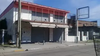 LOCAL CON ENTREPISO A METROS DE RUTA 197 foto 3