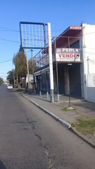LOCAL CON ENTREPISO A METROS DE RUTA 197 foto 5