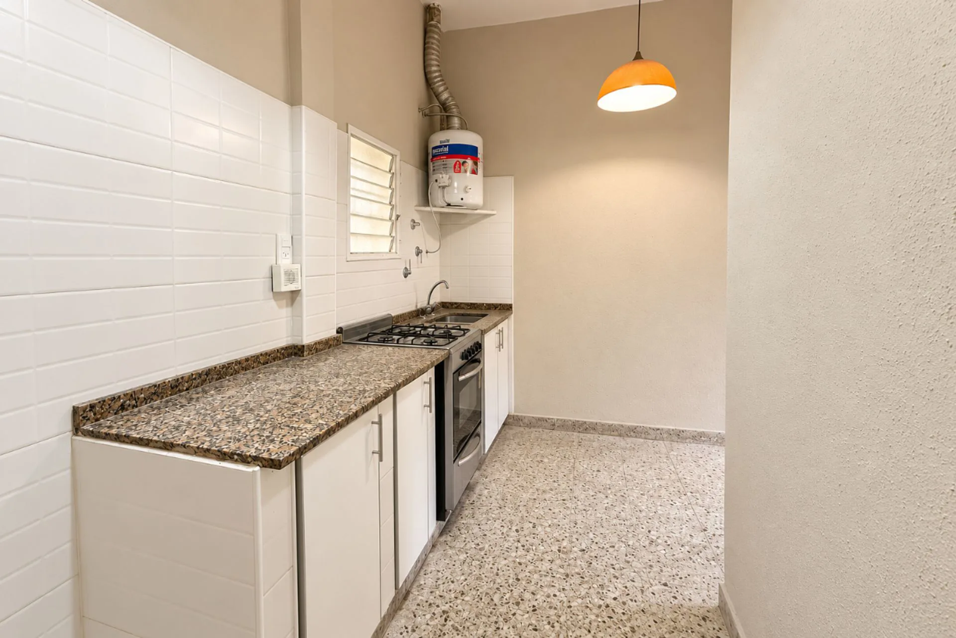 PH EN VENTA LANUS ESTE CON TERRAZA Y QUINCHO foto 3