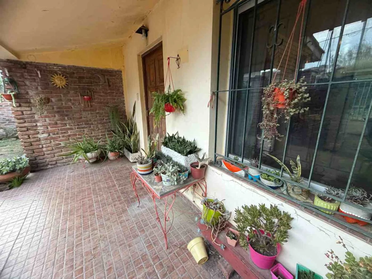 CASA EN VENTA CON GRAN LOTE EN VILLA CELINA foto 5