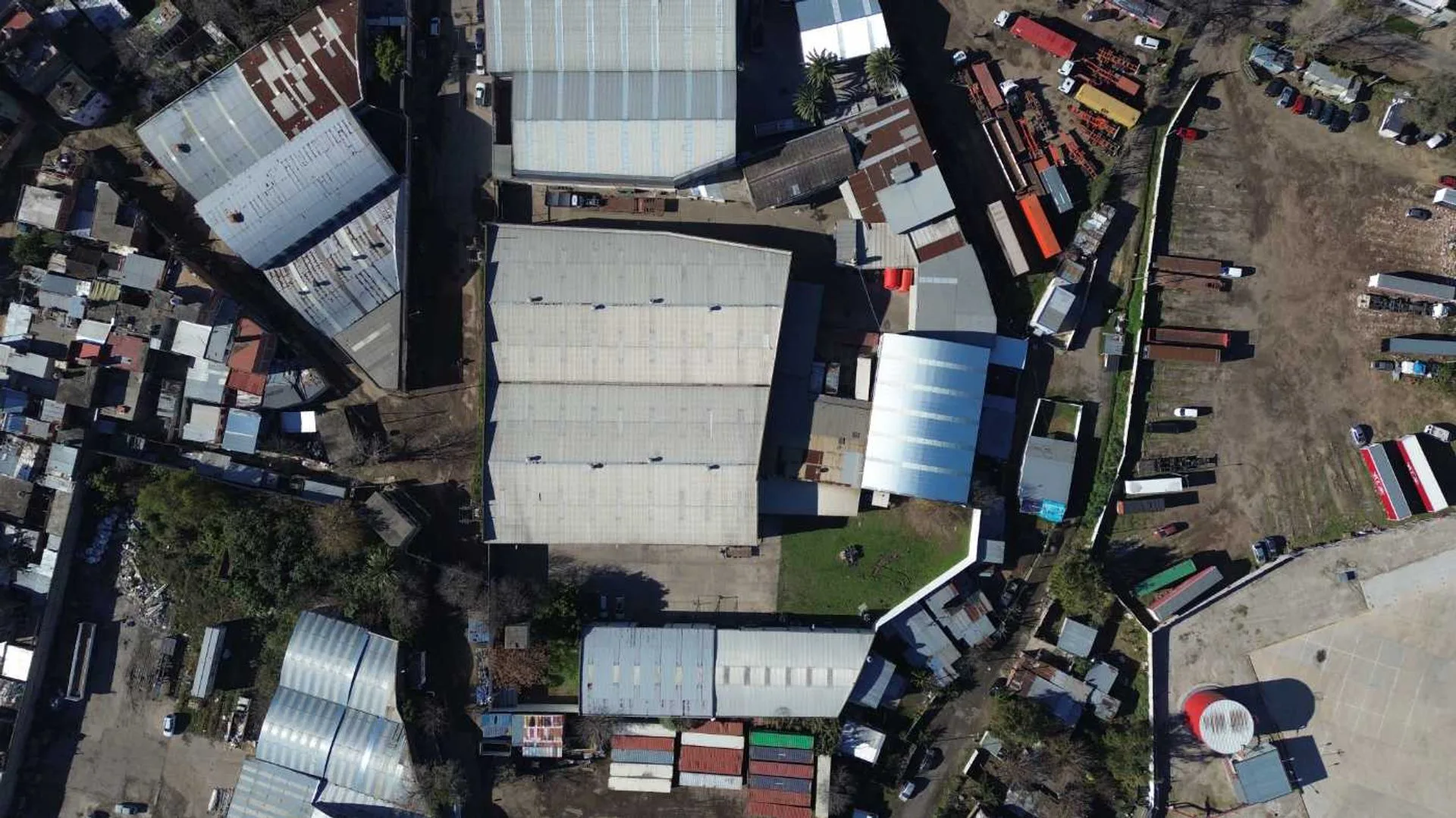 VENTA CENTRO LOGISTICO VALENTIN ALSINA - 6200 M2 foto 2