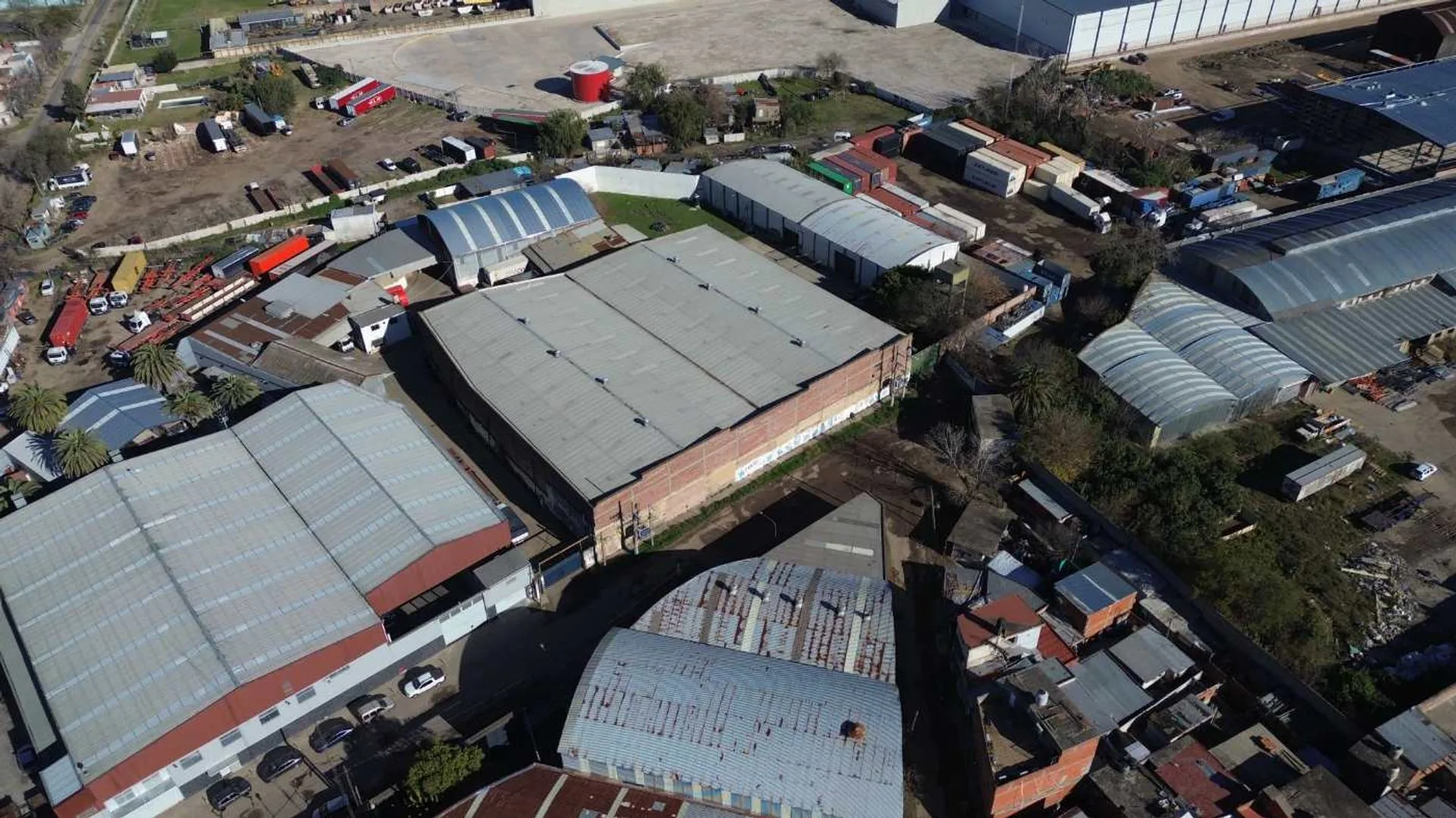VENTA CENTRO LOGISTICO VALENTIN ALSINA - 6200 M2 foto 3
