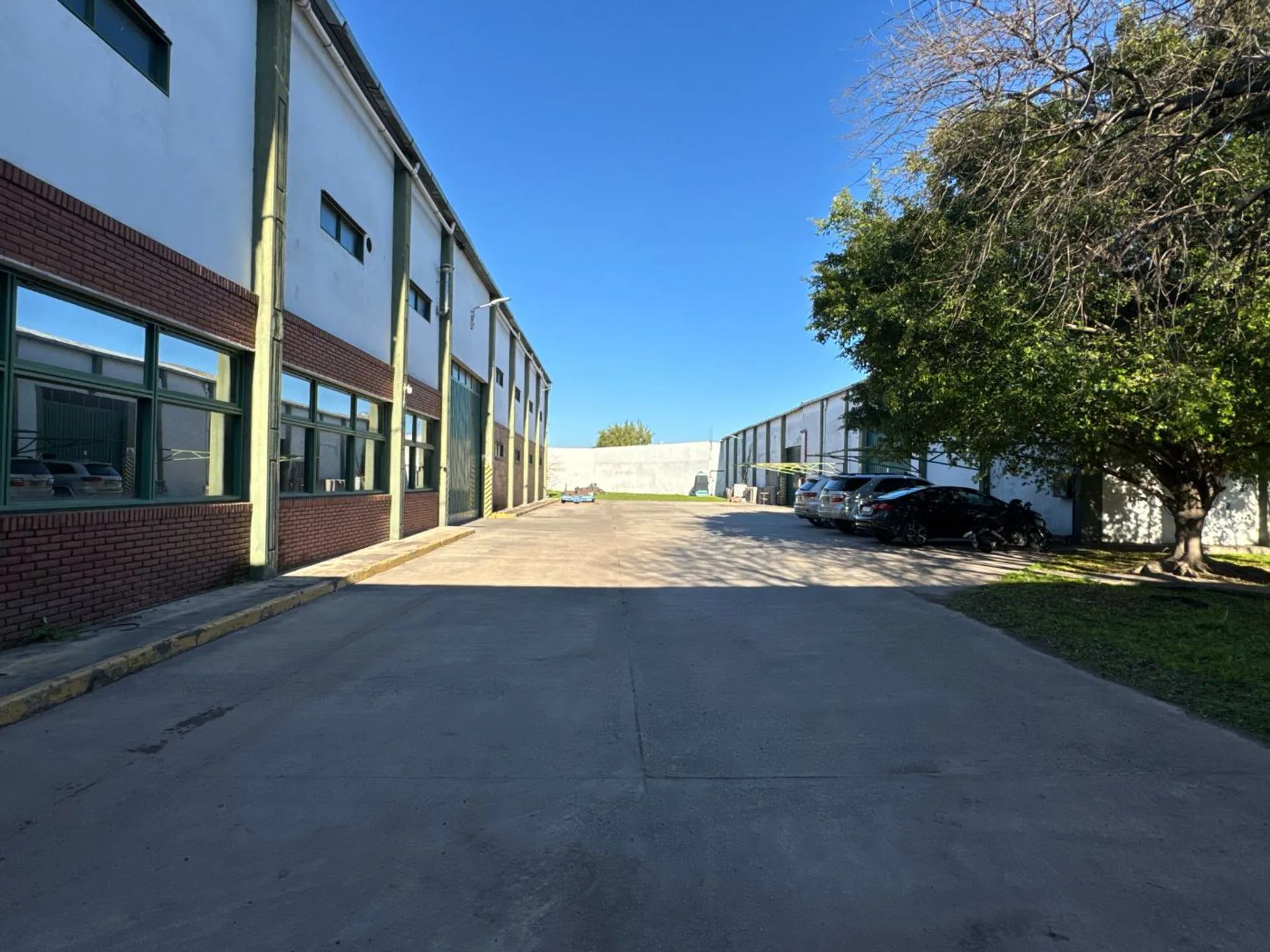 VENTA CENTRO LOGISTICO VALENTIN ALSINA - 6200 M2 foto 5