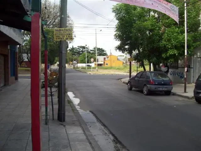 Galpón con dos locales en Alquiler en San Justo