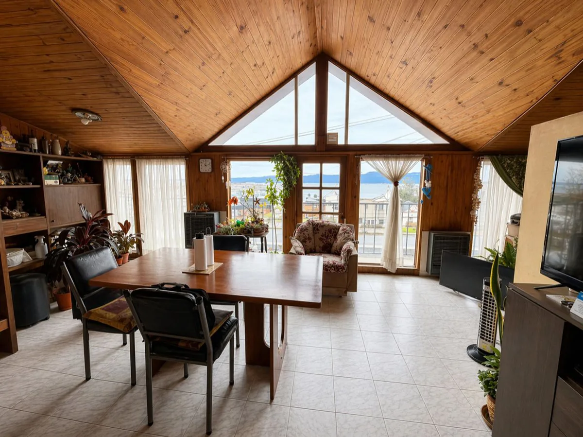 VENTA O PERMUTA casa + local + dptos Ushuaia. foto 5