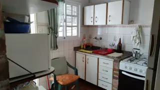 Alquiler de Casa tipo PH al frente ubicada sobre la Avenida Tomás Espora. foto 4