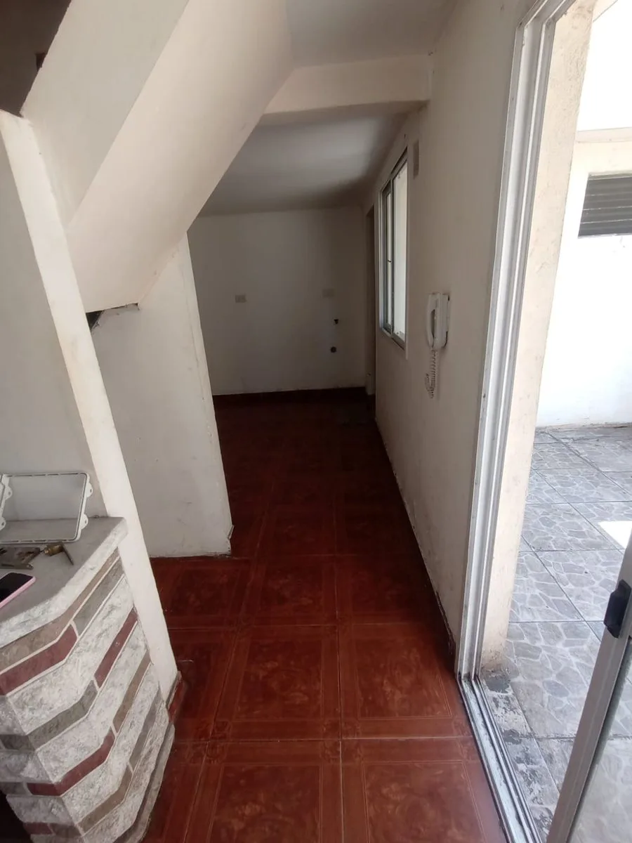 VENTA PH 3 AMBIENTES CASEROS EN 2 PLANTAS foto 3