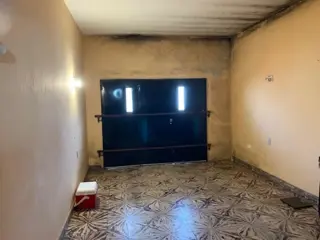 Casa 4 ambientes con cochera y fondo oportunidad foto 3