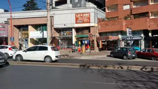 Local centrico sobre Avenida Carcano foto 3