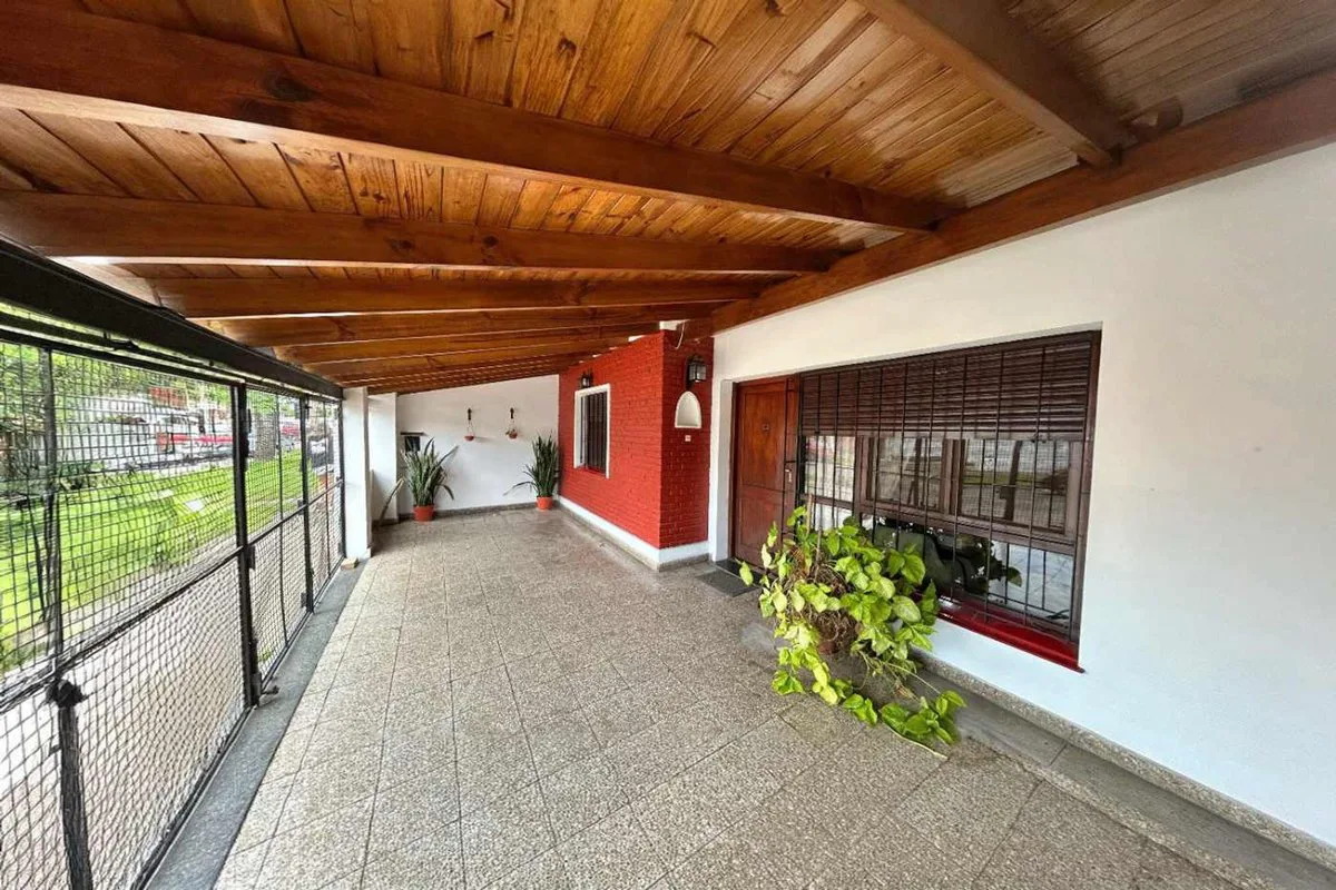 Casa en polvorines centro apta Crédito