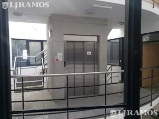 Edificio Comercial de 1.000 m2 en venta en San Isidro foto 5
