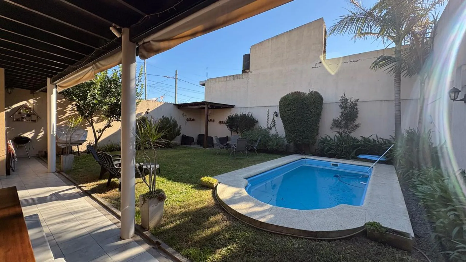 VENTA CASA CON PARQUE Y PILETA | APTA CRÉDITO foto 3