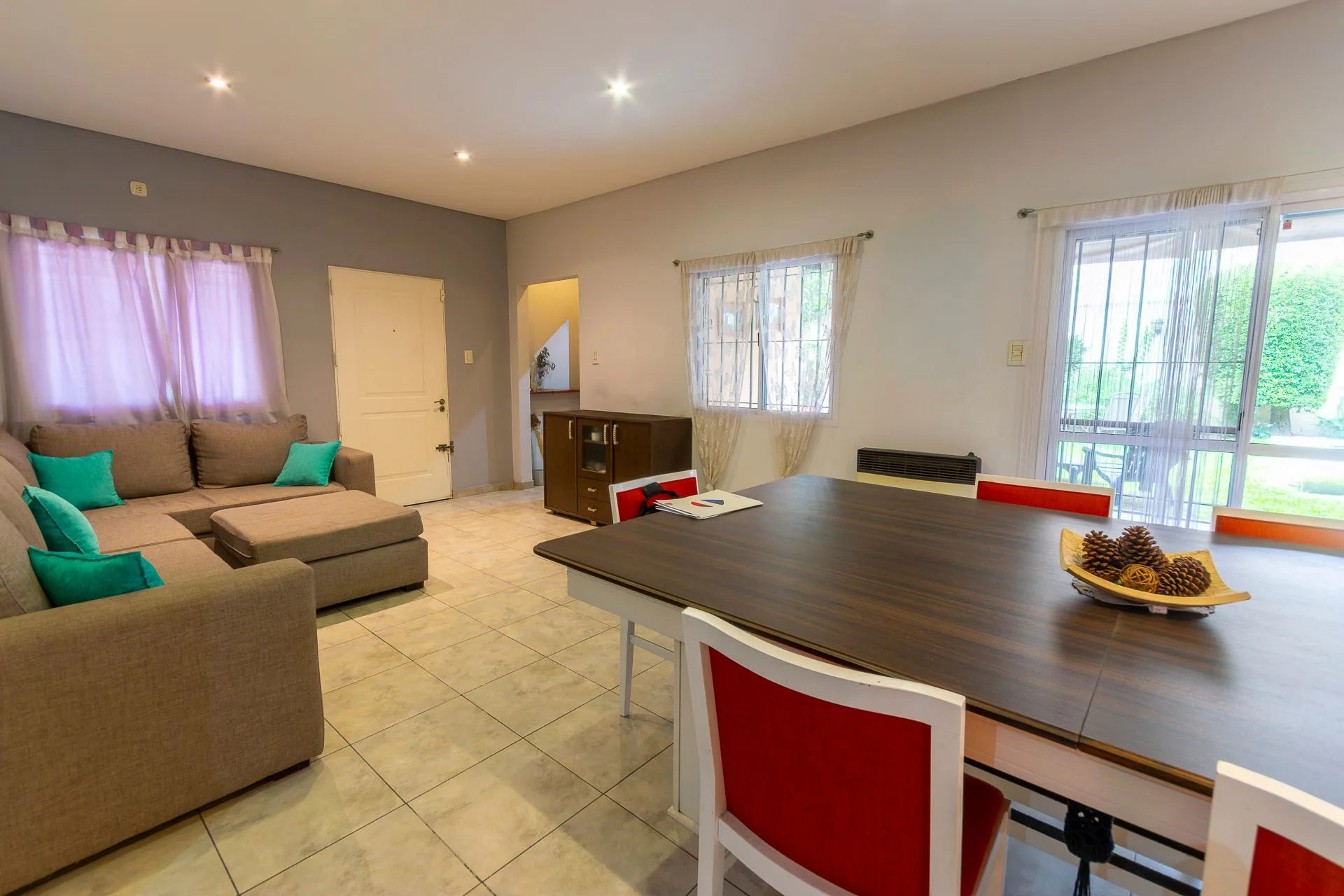 VENTA CASA CON PARQUE Y PILETA | APTA CRÉDITO foto 5