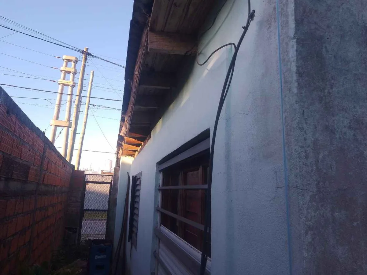 CASA 3 DORMITORIOS EN VENTA BERISSO foto 3
