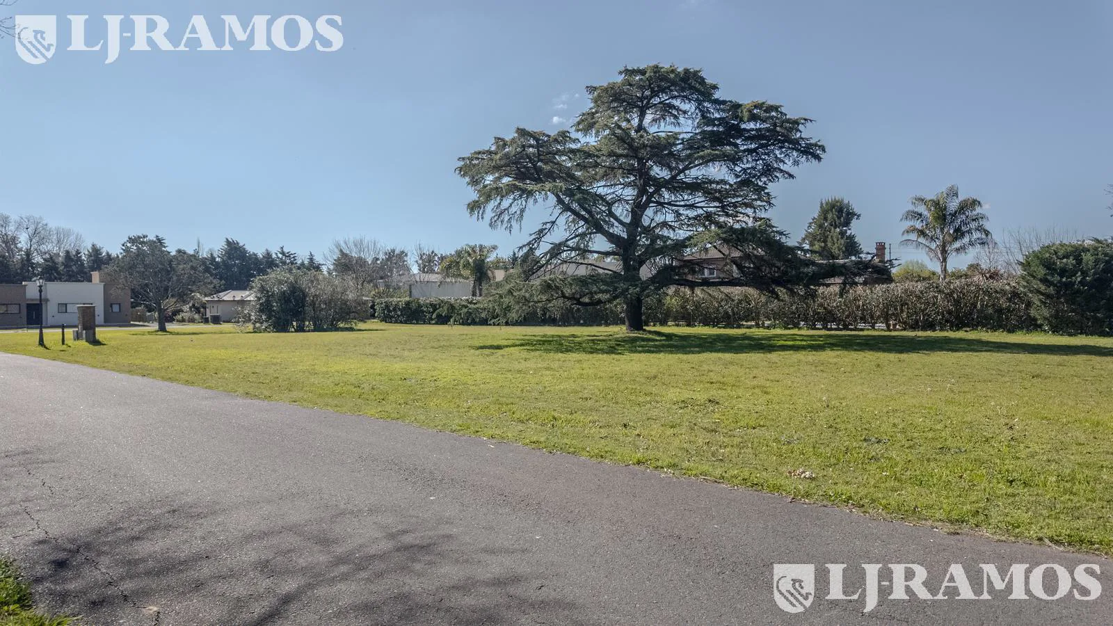 VENTA. Terreno desde 700 m2. Altura Km 54 Ramal Pilar. Paseo Champagnat. foto 2
