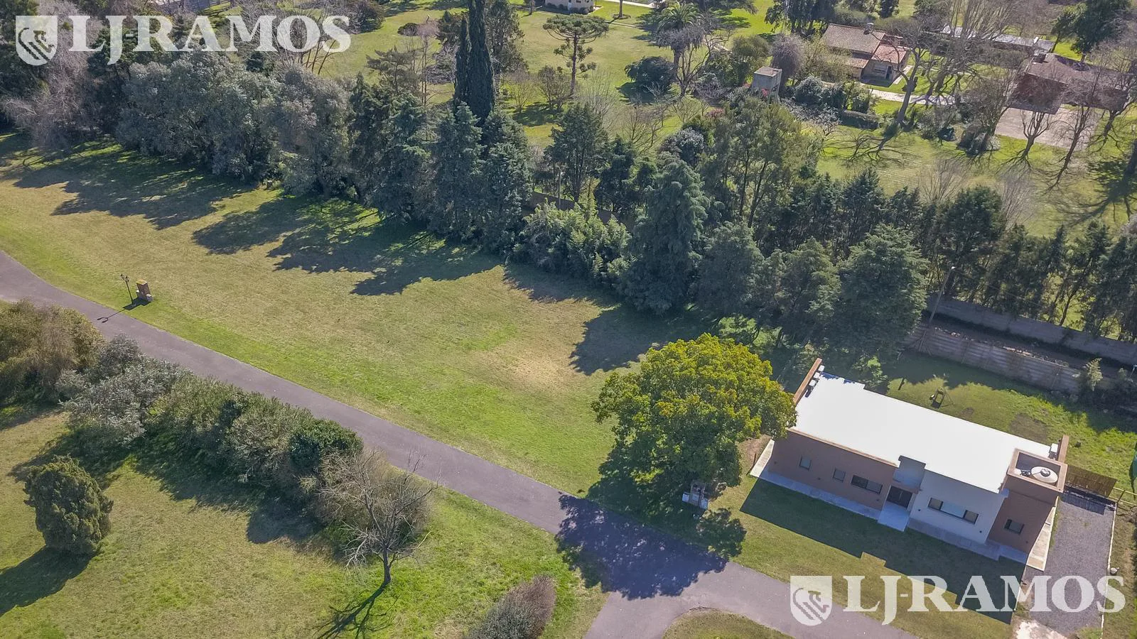 VENTA. Terreno desde 700 m2. Altura Km 54 Ramal Pilar. Paseo Champagnat. foto 5