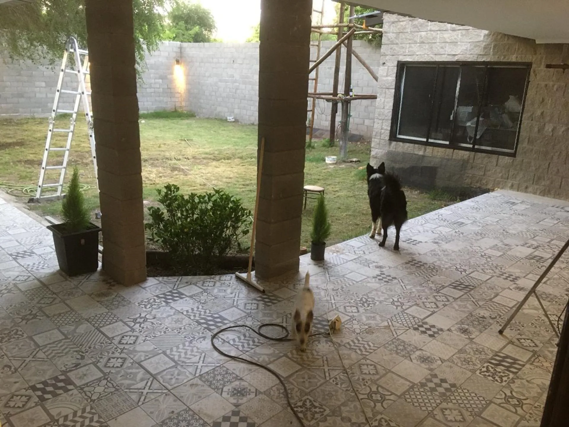 VENTA CASA MODERNA 3/4 AMB + 2 COCHERAS + PILETA foto 3